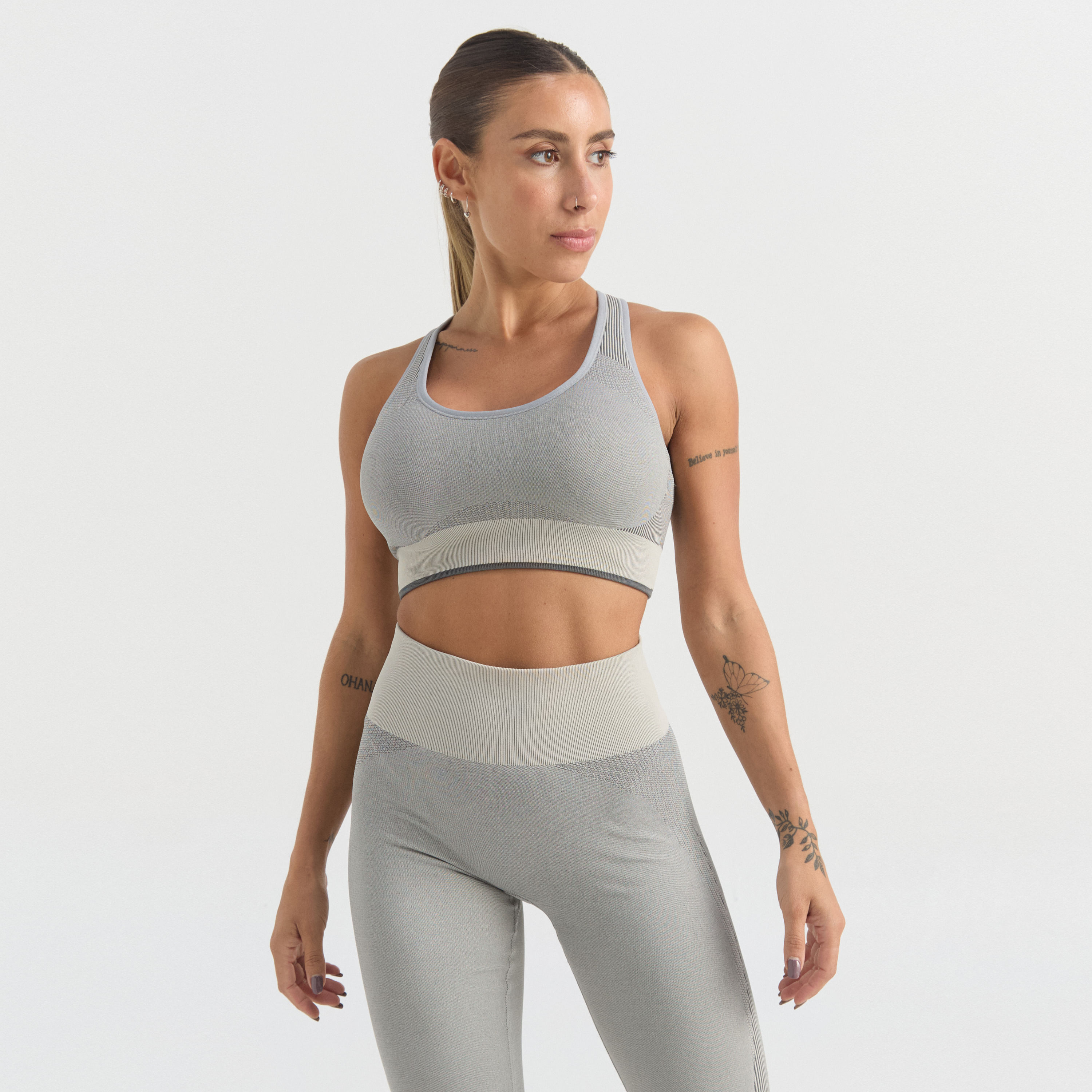Top deportivo course seamless mujer gris